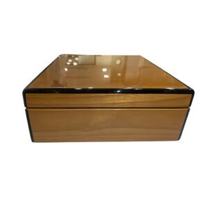 Walnut Gloss Finsish Humidor